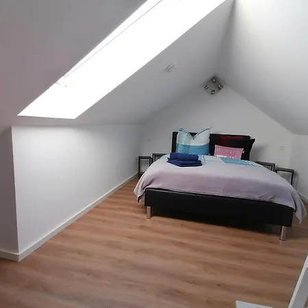 Auszeit2 - Stilvolle Dachwohnung Mit Parkplatz - Zentrumsnah Apartment Erfurt
