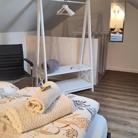 Auszeit2 - Stilvolle Dachwohnung Mit Parkplatz - Zentrumsnah Apartment *