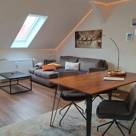 Auszeit2 - Stilvolle Dachwohnung Mit Parkplatz - Zentrumsnah Apartment *